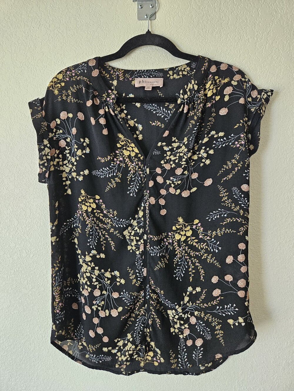 Philosophy Black Floral Button-Front Cap-Sleeve Blouse
